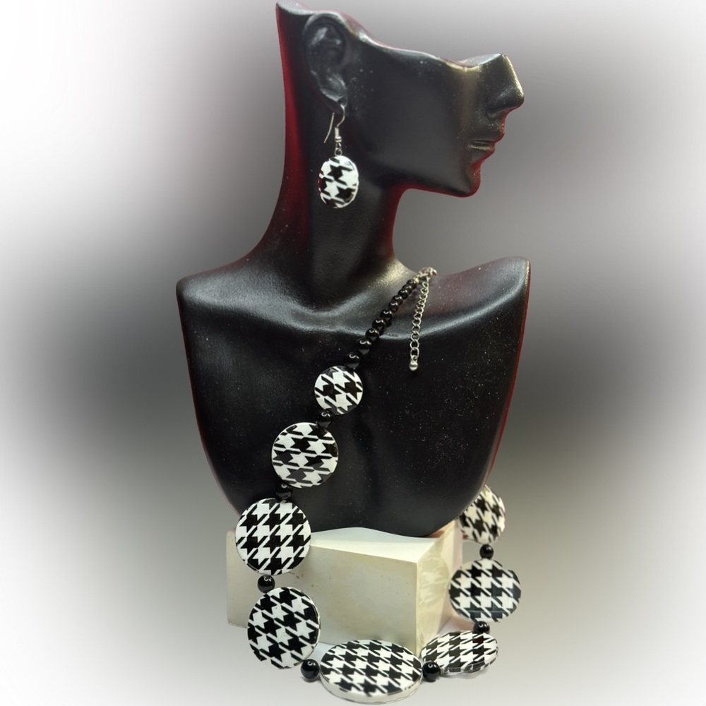 Black & White Houndstooth